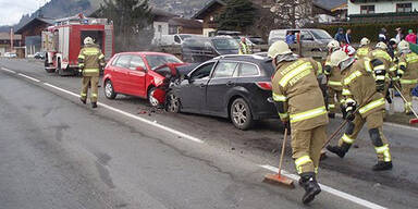 Vier Verletzte bei Frontal-Crash 