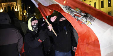 Pegida-Demo von Linken gestoppt