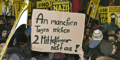 Pegida-Demo von Linken gestoppt