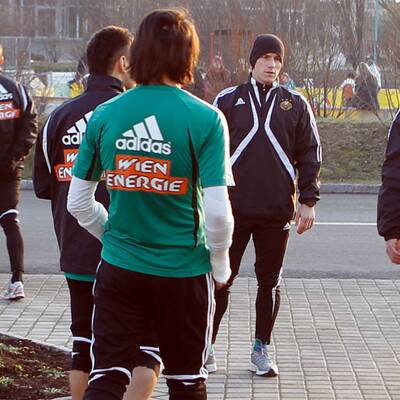 Pehlivan trägt Gips