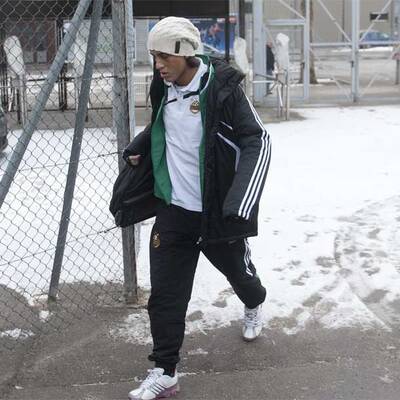 Pehlivan trägt Gips