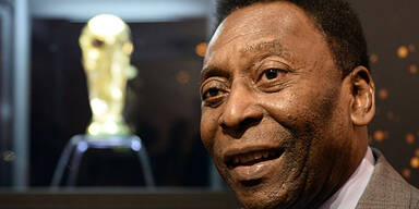 Bangen um Fußball-Idol Pele