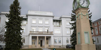 M&auml;dchen (6) auf Klinik-Gel&auml;nde angefahren - Fahrerflucht!