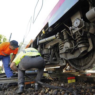 Zug entgleist - Pendler-Chaos in Wien