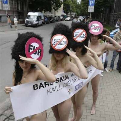 Demo in Riga gegen Tierquälerei