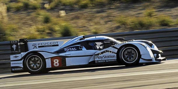 Peugeot 908 Hybrid 4 mit Vollhybrid-Diesel