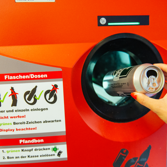 Wiener Drogen-Pärchen fliegt mit Pfand-Betrug auf