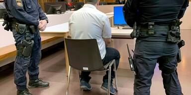 Pfeil und Bogen Prozess Graz