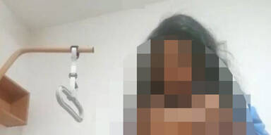 Porno-Pflegerin masturbiert auf Bewohnerbetten