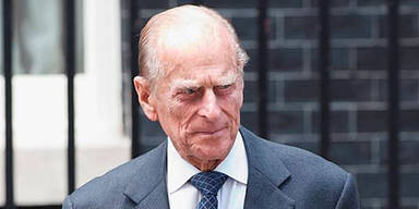 Sorge um Prinz Philip - Queen eilt ins Spital