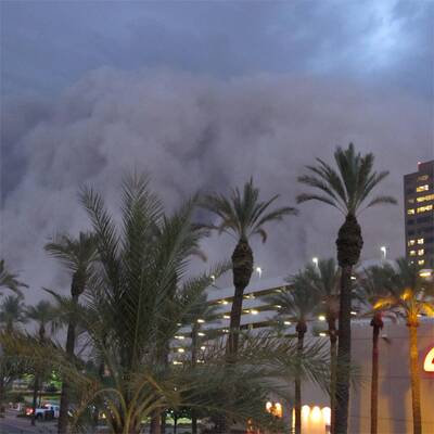 Mega-Sandsturm fegt über Phoenix