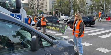 Klima-Kleber sorgen für nächstes Verkehrs-Chaos