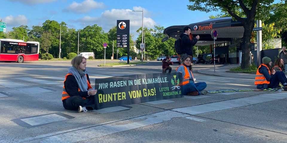 Klima-Kleber blockieren erneut Verkehr in Wien