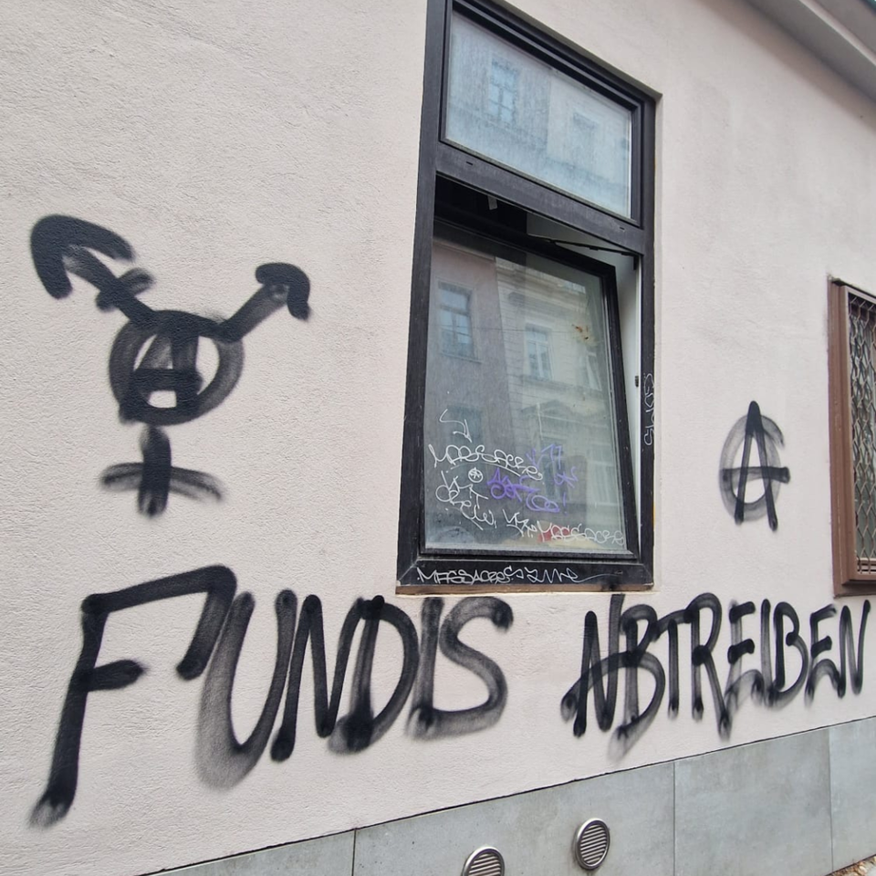 Anschläge auf Kirchen bzw Einrichtungen