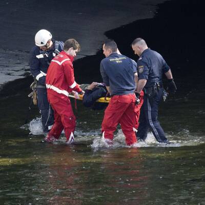Mann stürzt von Pilgrambrücke in Wienfluss 
