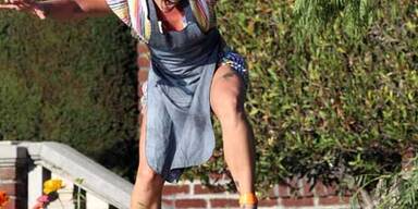 Pink schwört Rache mit Motorsäge