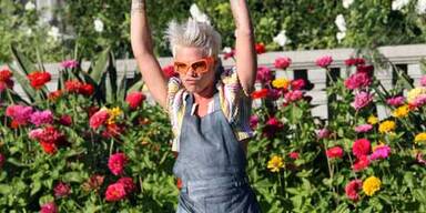 Pink schwört Rache mit Motorsäge