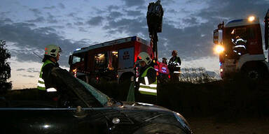 Mit Cabrio überschlagen - Frau schwer verletzt