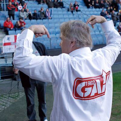 Trainer Pinter fliegt nach Strip raus