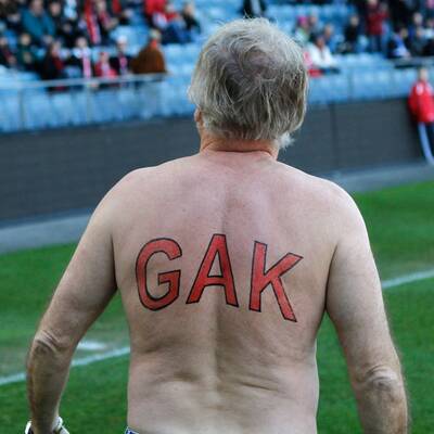 Trainer Pinter fliegt nach Strip raus