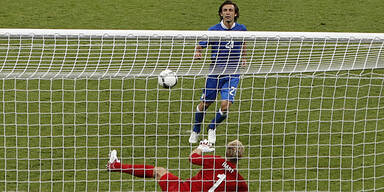 Pirlo lässig wie Panenka