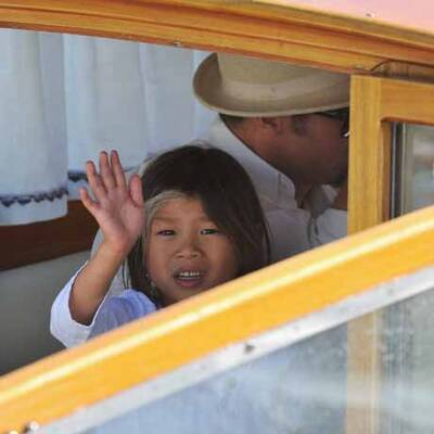 Unter Männern: Brad Pitt & Söhne in Venedig
