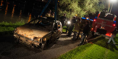 Unter Wasser: Auto in Donau entdeckt