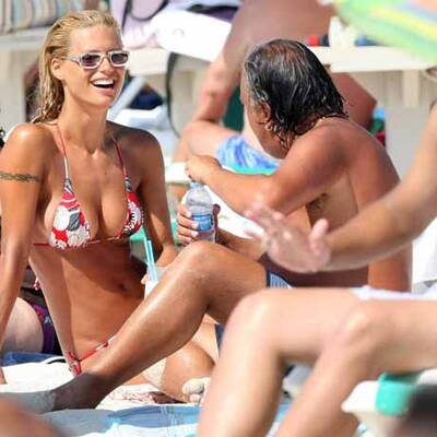 Süße Badenixe: Michelle Hunziker auf Formentera