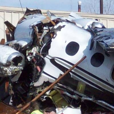 Kleinflugzeug stürzte in eine Wohnsiedlung