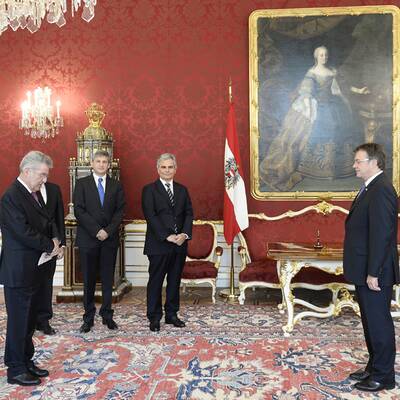 Platter wollte Originalurkunde stibitzen