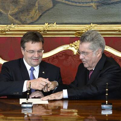 Platter wollte Originalurkunde stibitzen