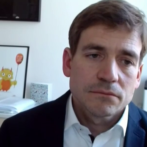 Chef Kinderpsychiatrie AKH Paul Plener im Interview | Isabelle Daniel