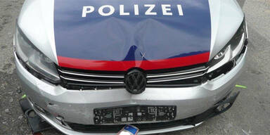 Alko-Lenker kracht frontal in Streifenwagen 
