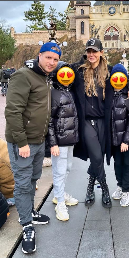 Oliver Pocher mit Sandy Meyer-Wölden und den Zwillingen Emanuel und Elian