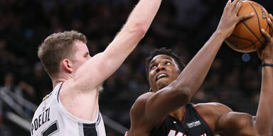 P&ouml;ltl bei Spurs-Debakel erstmals Topscorer