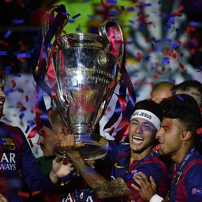 Hier jubelt Barca mit dem CL-Pokal