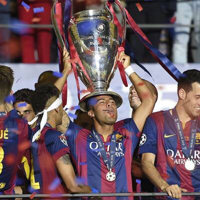 Hier jubelt Barca mit dem CL-Pokal