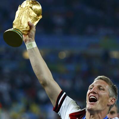 DFB-Elf erhält den WM-Pokal