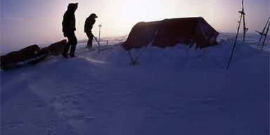 Polarforscher stecken in der Arktis fest