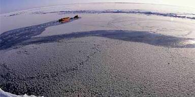 Polarforscher stecken in der Arktis fest