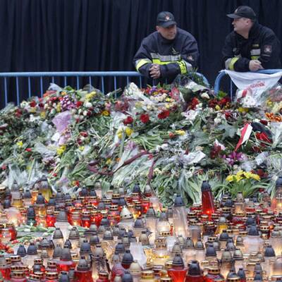 Kerzenmeer in Warschau