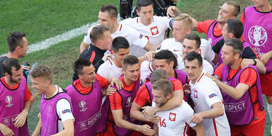 Polen mit gl&uuml;cklichem Sieg ins Achtelfinale