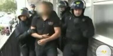 Polizei startet Hausdurchsuchungen