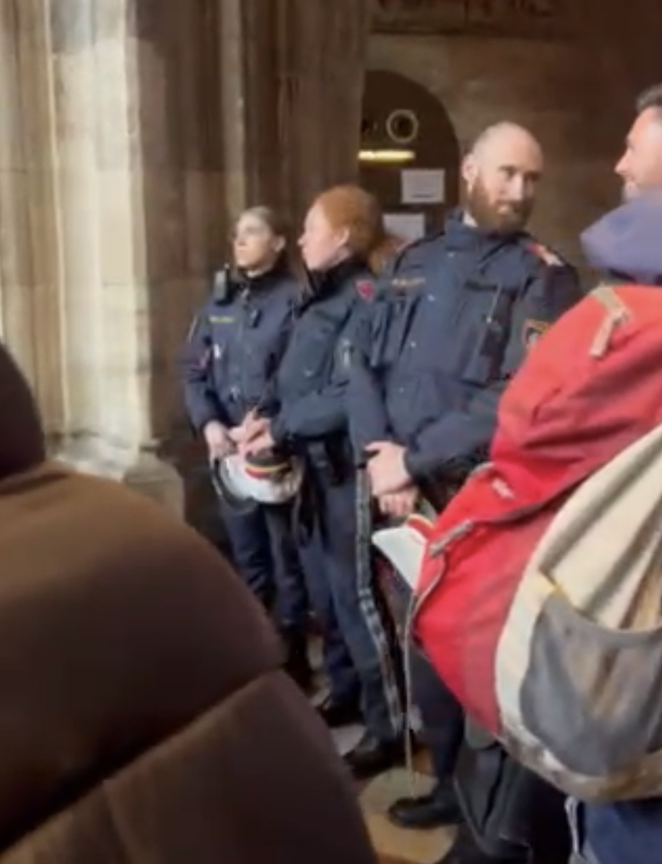 Polizei im Stephansdom