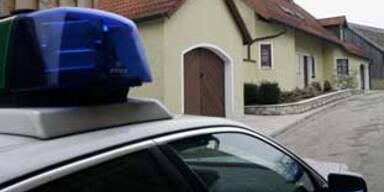 Von Mama und Oma tausende Euro erpresst