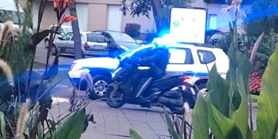 Lehrer auf offener Straße enthauptet: Vier Personen in Gewahrsam