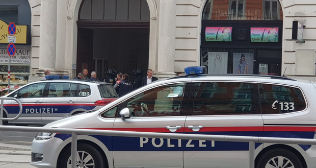 So lief der Juwelier-Überfall mit drei Verletzten