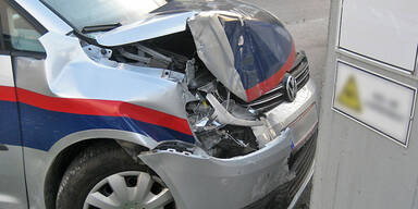 Polizei kracht bei Verfolgung in Betonsteher