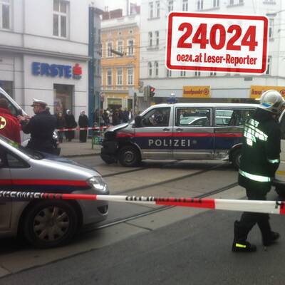 Polizeiautos krachten zusammen