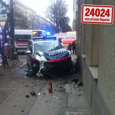 Polizeiautos krachten zusammen